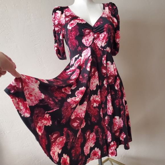 torrid Dresses & Skirts - Torrid floral studio knit cinch front dress pockets size 12
